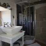 Logis De Riparfonds Bed & Breakfast