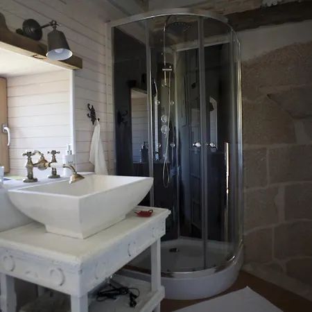 Logis De Riparfonds Bed & Breakfast