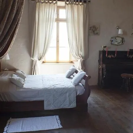 Nocleg ze śniadaniem Logis De Riparfonds Bressuire