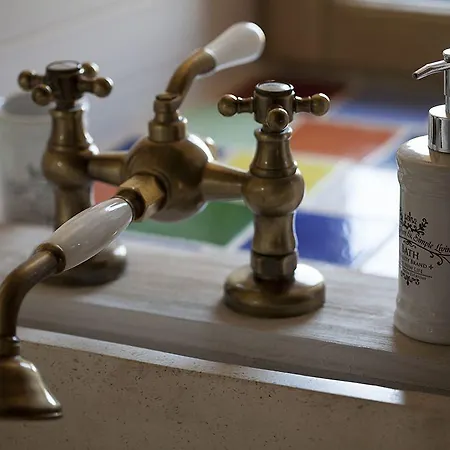 Logis De Riparfonds 3*