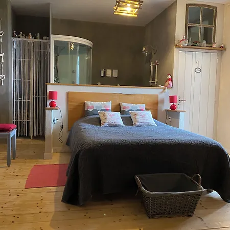 Logis De Riparfonds Bed and breakfast
